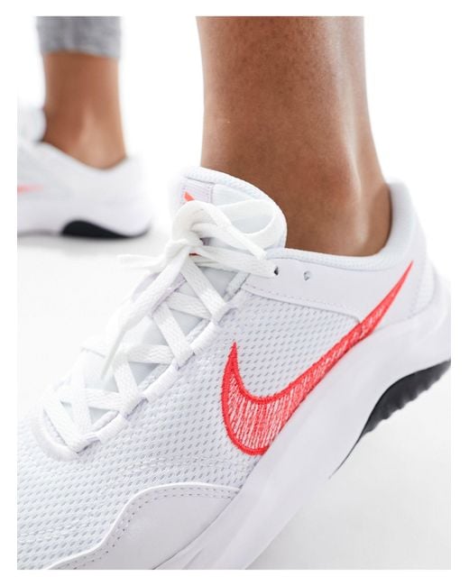Legend essential 3 - sneakers bianche e rosse di Nike in Gray