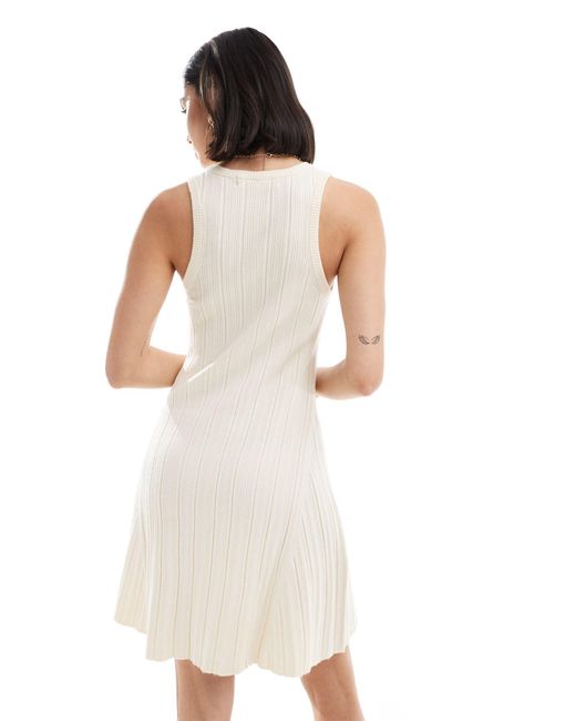 Vero Moda White – ausgestelltes strickkleid