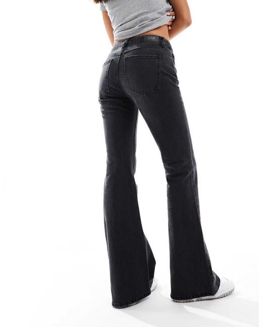 Stradivarius Comfortabele Flared Jeans in het Blue