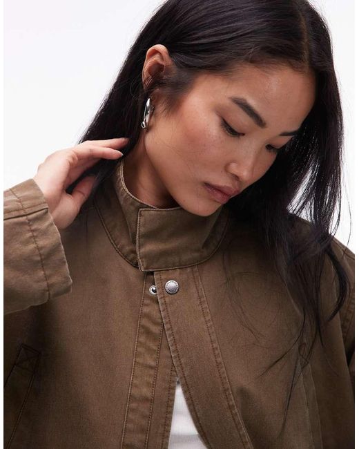 Chaqueta Larga De Estilo Campero De -Verde Collusion de color Brown