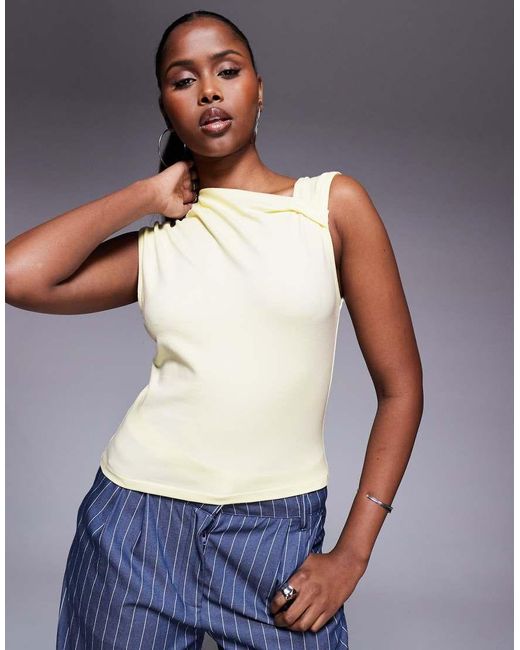 Top Entallado Con Detalle De Cuello Retorcido De ASOS de color Gray