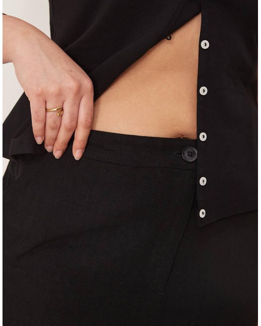 Curve di ASOS in Black