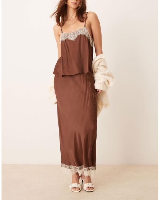 Jupe longue d'ensemble en satin avec ourlet en dentelle ASOS en coloris Natural
