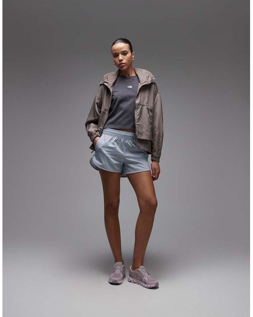 The North Face Essential in het Gray