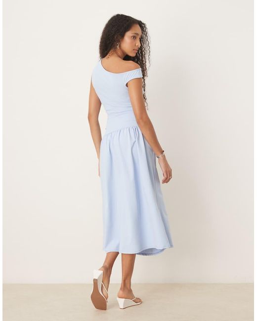 ASOS Midi Jurk Met Rechte Hals En Getailleerde Pasvorm in het Blue