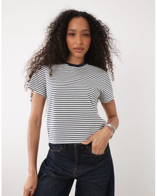 Abercrombie & Fitch White – leicht körpernahes t-shirt