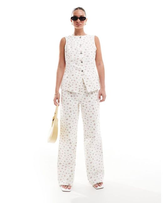 Threadbare Jeans Met Wijde Pijpen Met Fijne Roze Print in het White