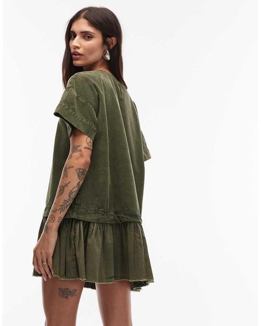 Vestido Corto Verde Estilo Camiseta Con Diseño Híbrido De Pana De ASOS de color Green