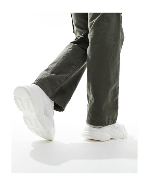 Drop - sneakers bianche a pianta larga di ASOS in White