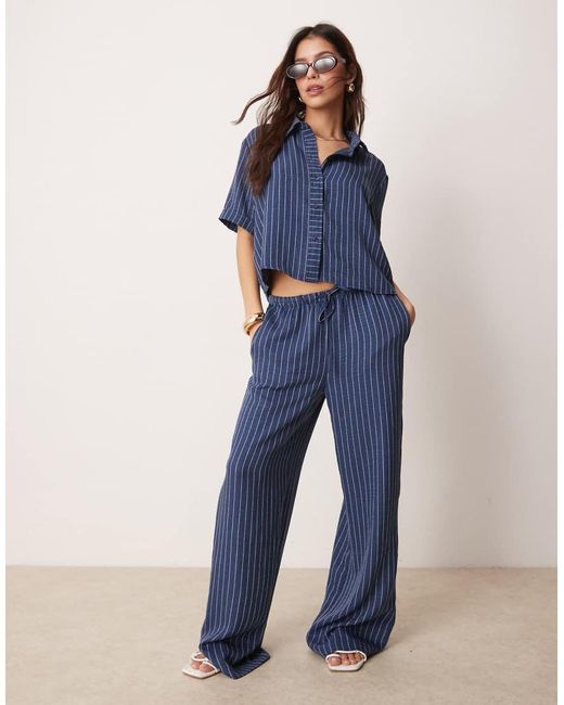 Pantalones Azul Oscuro A Rayas De Pernera Ancha De (Parte De Un Conjunto) Jdy de color Blue
