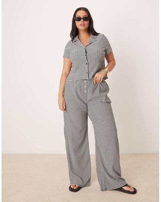 Camisa A Cuadros Monocromáticos Con Cuello De Solapas Y Diseño Encogido De Asos Design Curve (Parte De Un Conjunto) ASOS de color Gray