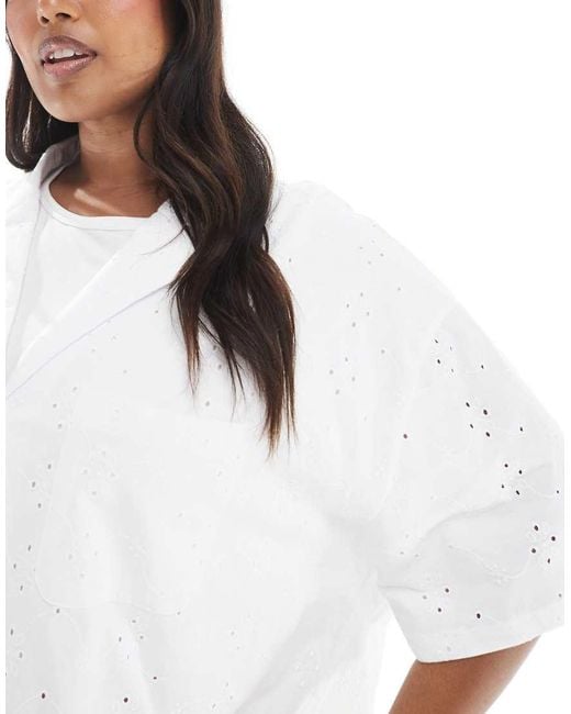 Camisa Resort Blanca Con Diseño Bordado De Asos Design Curve (Parte De Un Conjunto) ASOS de color White