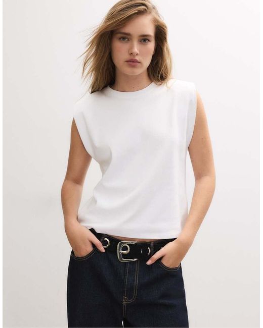 Stradivarius Basic T-Shirt Met Schoudervullingen in het White