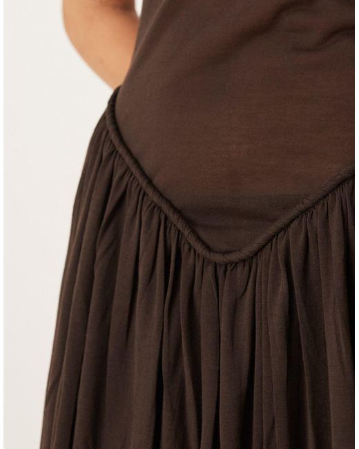 Capsule Rami di Mango in Black