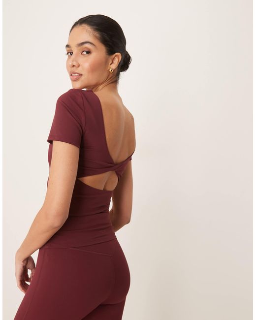 Tala Red Dayflex Built-in Support Twist Back Full Length T-shirt