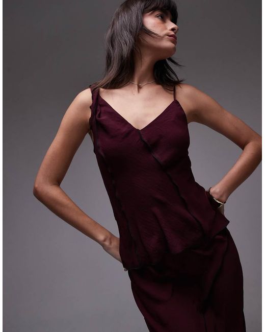 Canottiera Bordeaux Con Bordi Grezzi E Spalline Attorcigliate di TOPSHOP in Multicolor