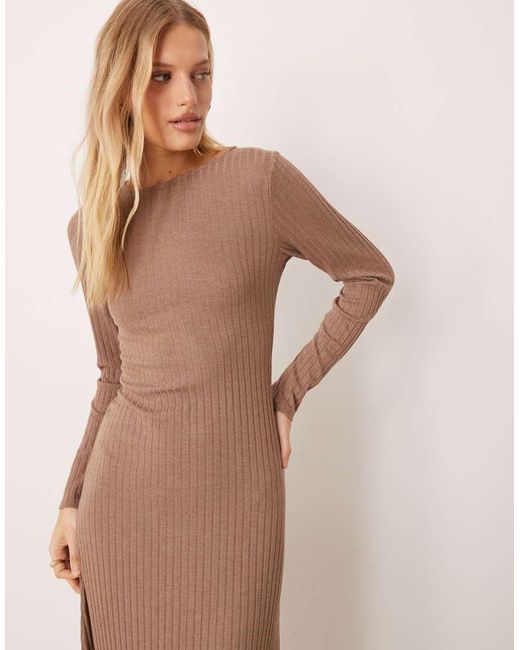 Vestido Largo De Manga Larga Con Detalle De Costura De Canalé De ASOS de color Natural