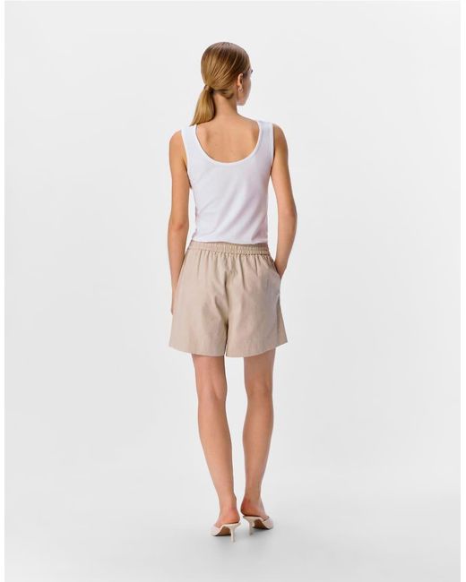 Object Short in het White
