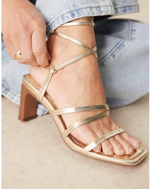 Hideaway di ASOS in Metallic