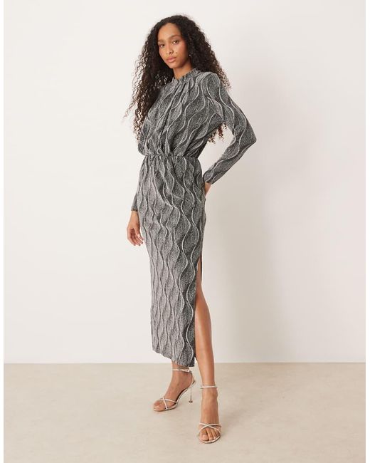 Vestito Lungo Accollato Glitterato A Maniche Lunghe di Y.A.S in Natural