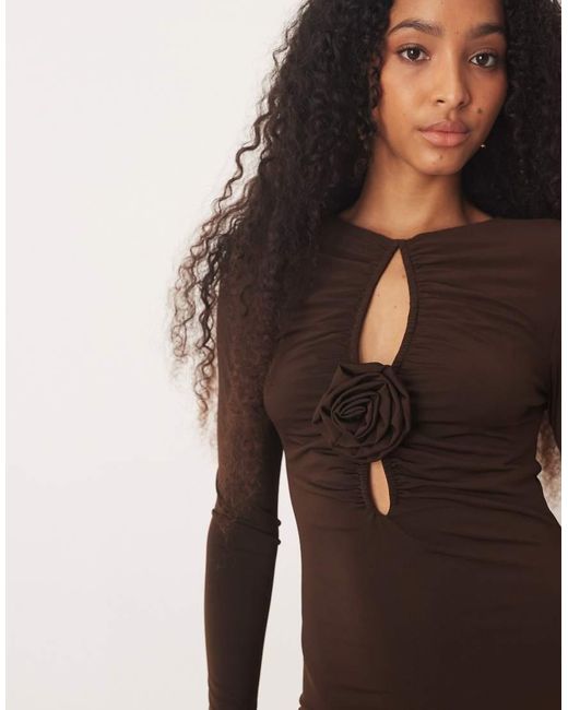Pretty Lavish Natural Slinky Stretch Keyhole Corsage Detail Midaxi Dress