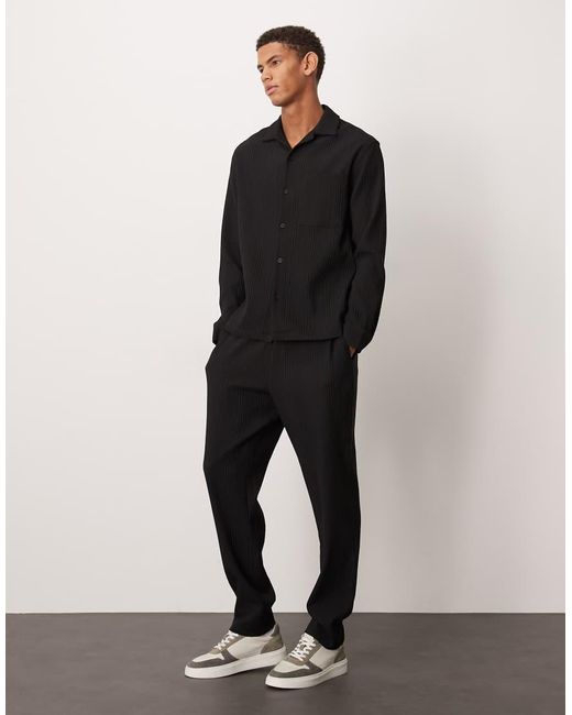 Pantalones Negros Plisados De Corte Tapered De (Parte De Un Conjunto) ASOS de hombre de color Black