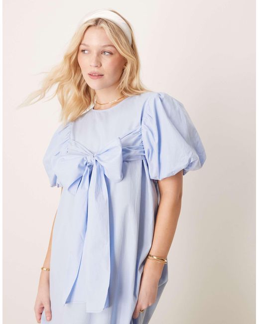 Robe mi-longue avec nœud oversize - clair Sister Jane en coloris Blue