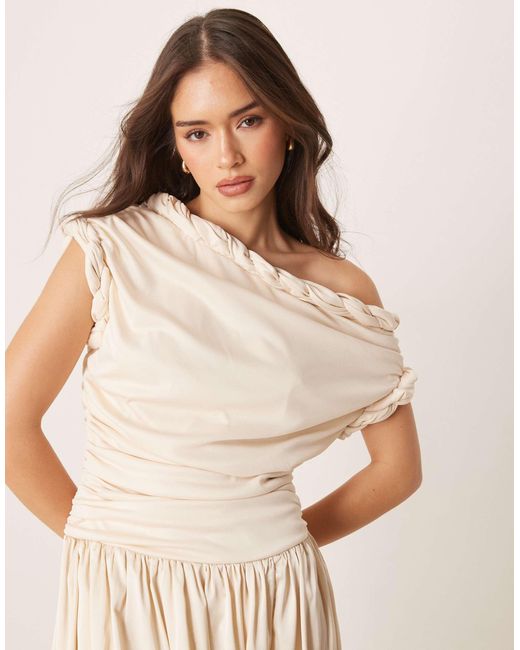 Robe mi-longue à corsage froncé, jupe satinée et encolure torsadée - crème ASOS en coloris Natural
