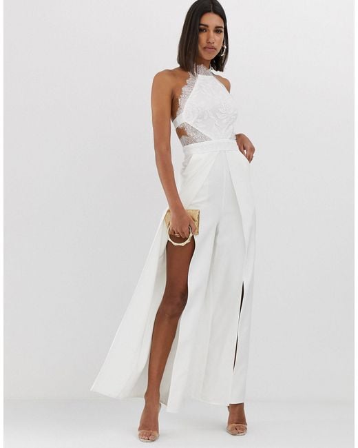 Love Triangle White – Neckholder-Jumpsuit mit Rückenausschnitt und Beinschlitz