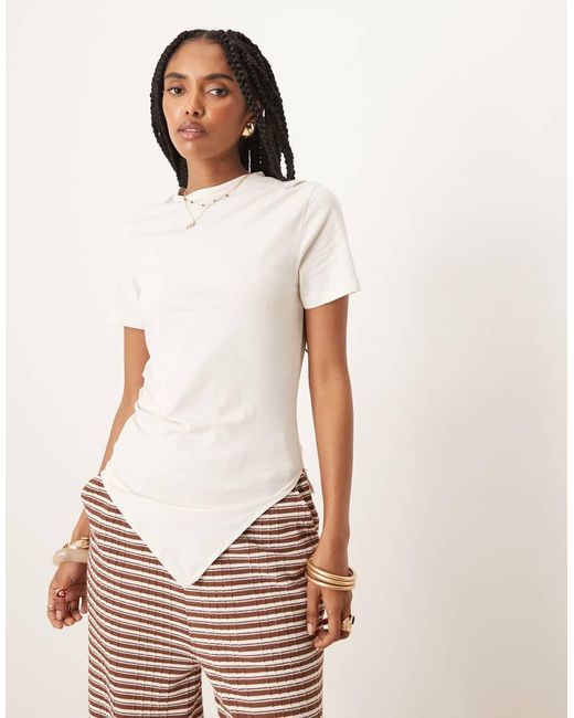 Camiseta Asimétrica Con Lateral Fruncido De -Blanco ASOS de color White