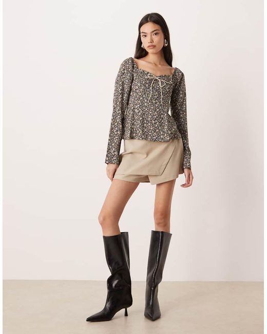 Winslet di Nobody's Child in Natural