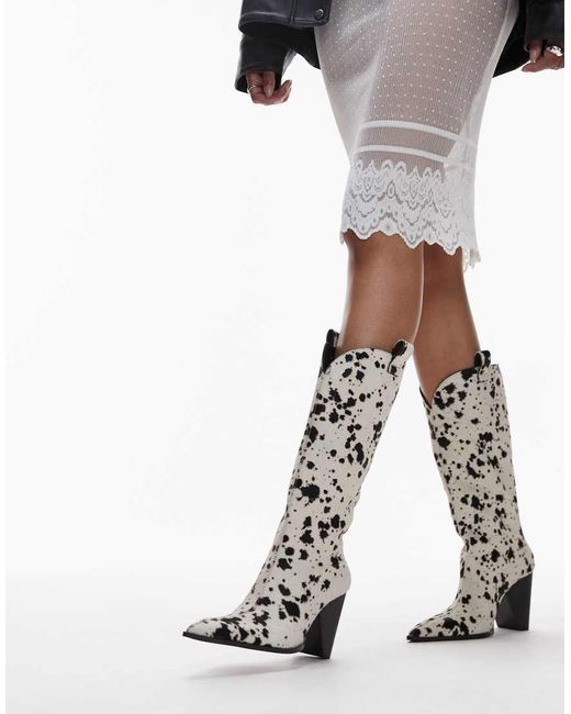 Botas De Tacón De Estilo Wéstern Con Estampado De Vaca De Cuero Premium Remy De TOPSHOP de color White