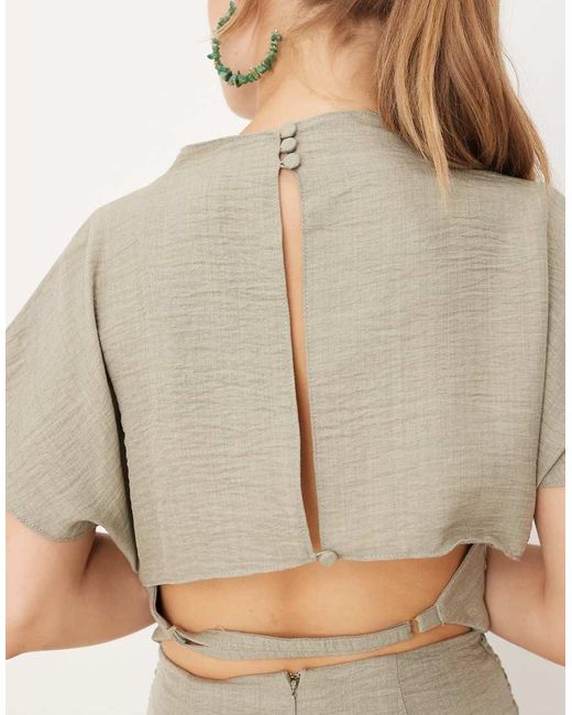 Mono Largo Con Espalda Abierta Y Detalle Fruncido De Tejido Efecto Lino De ASOS de color Natural