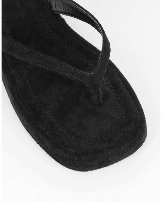 SIMMI Black Kimmie Flatform Toe Post Sandals