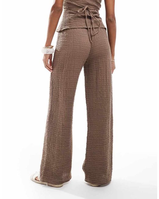 Pantaloni Dritti di Pull&Bear in Brown