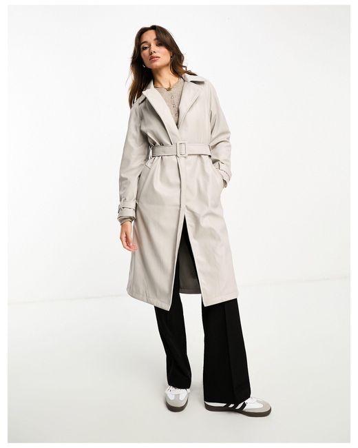 Stradivarius Faux Leather Trench Coat in White | Lyst