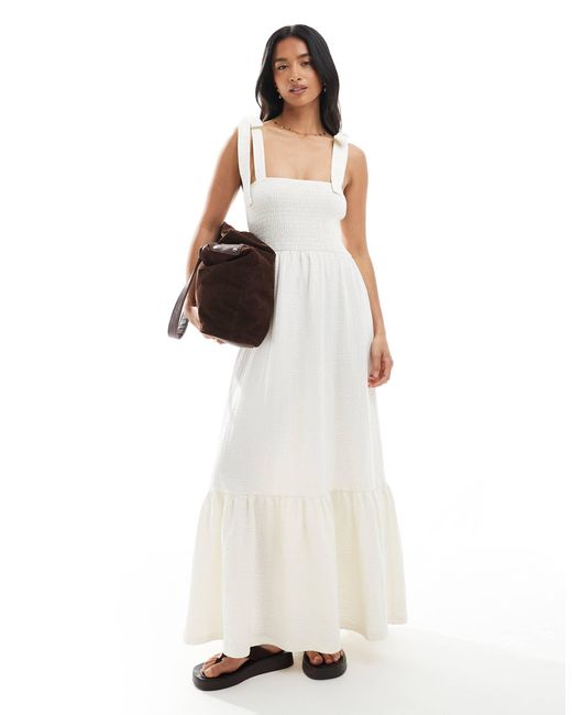 Miss Selfridge White – gestuftes maxikleid aus seersucker