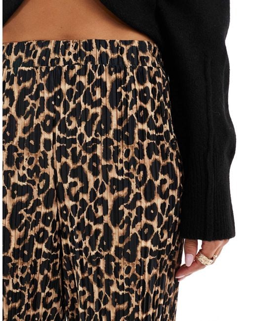 ONLY Black – locker sitzende hose zum überziehen mit animal-print