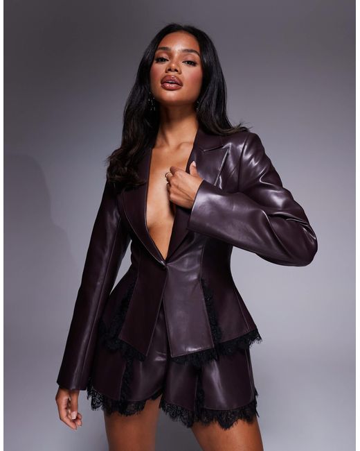 ASOS Brown – taillierter blazer aus kunstleder