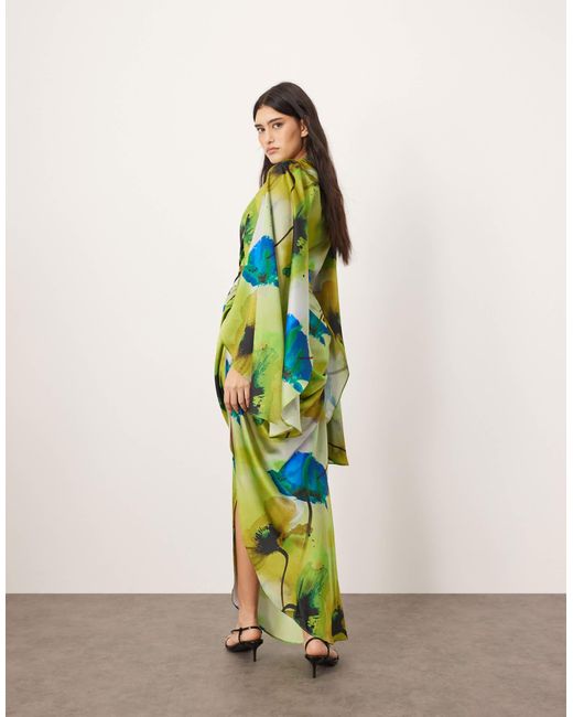 Robe longue en satin à manches oversize avec fronces - imprimé fleurs encre ARRANGE en coloris White