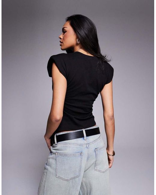 Top A Corsetto Con Spalle Imbottite di ASOS in Black