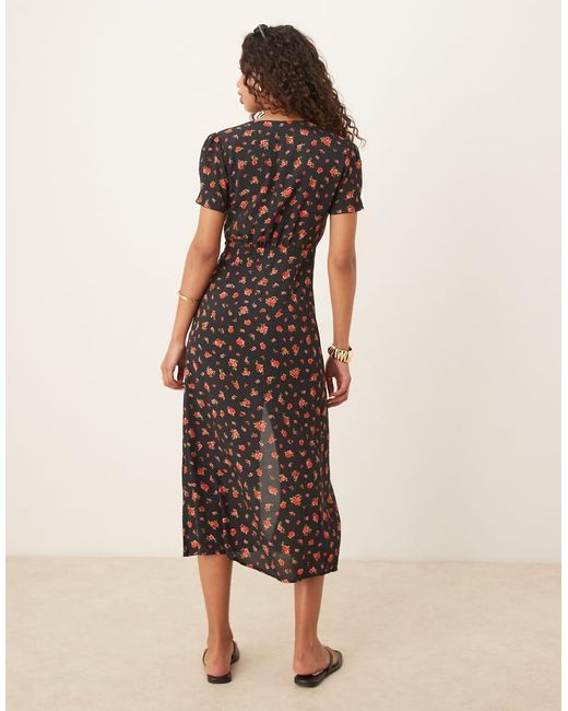 Vestido De Tarde Midi Con Estampado De Rosas Y Cuello De Pico De Satén De Mango de color Red