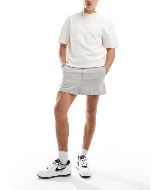 Pantaloncini eleganti taglio corto color chiaro di ASOS in Gray da Uomo