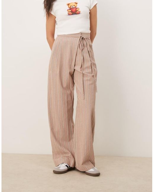 Pantaloni Sartoriali Color Visone A Righe di ASOS in Natural