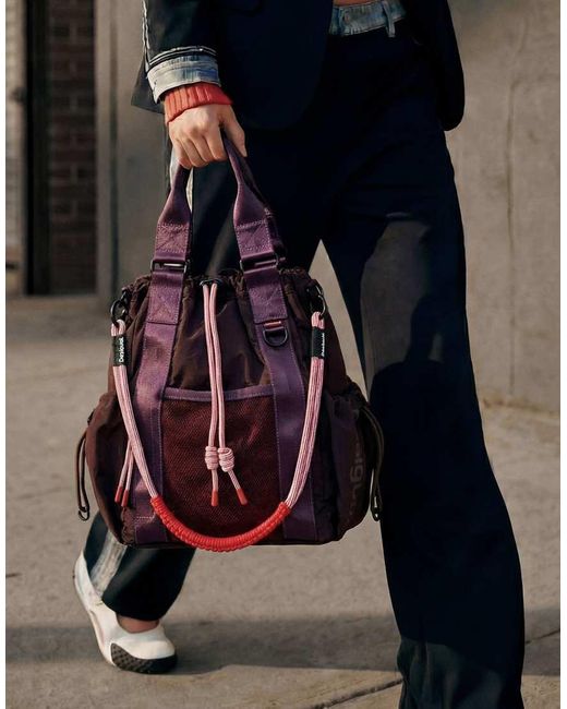 Voyager di Desigual in Red
