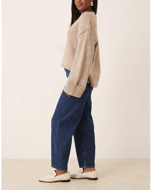 Vaqueros Capri De Pernera Barrel Con Lavado Azul Oscuro Bloom De ARKET de color Blue