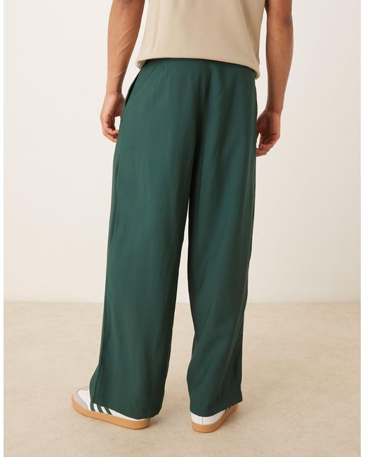 ASOS Green Horseshoe Fit Smart Trousers With Box Pleat And Belt for men