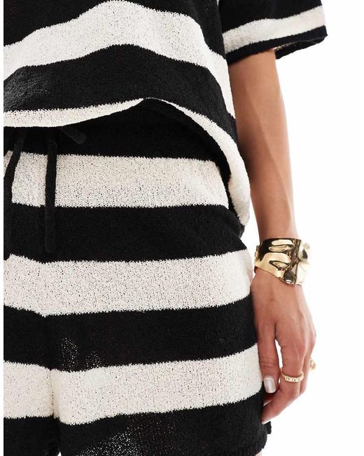 Pantalones Cortos Playeros A Rayas Blancas Y Negras De Punto De (Parte De Un Conjunto) 4th & Reckless de color Black