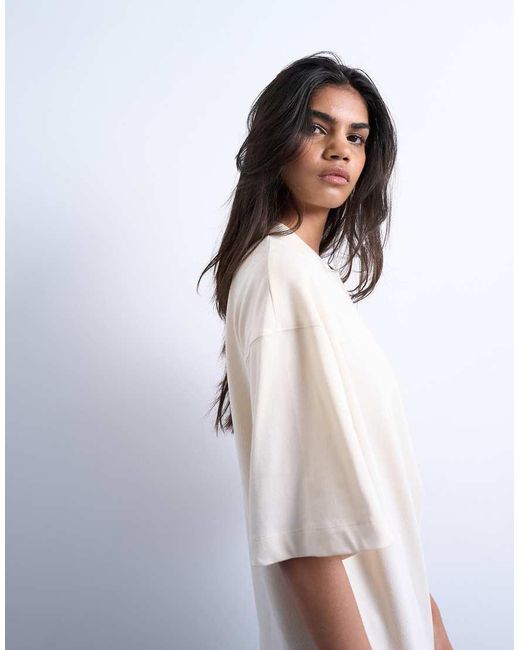 T-Shirt Oversize Color Sabbia Con Spalle Scese di TOPSHOP in White