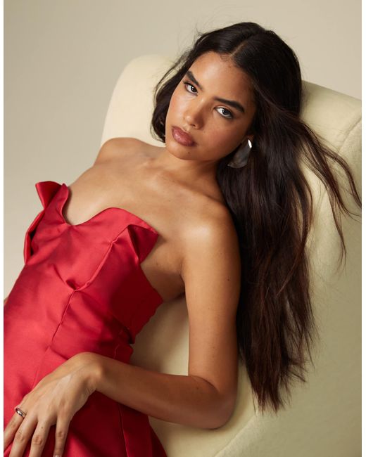 ASOS Red – strukturiertes, trägerloses satin-minikleid